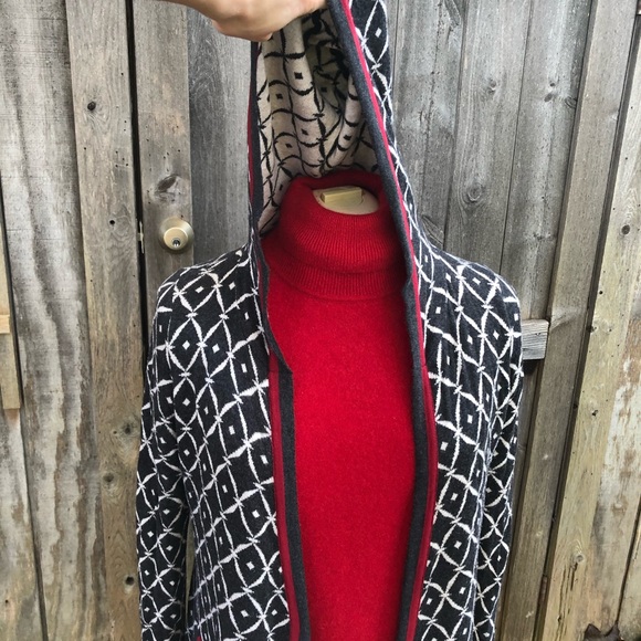 Belldini Sweater - Picture 11 of 16